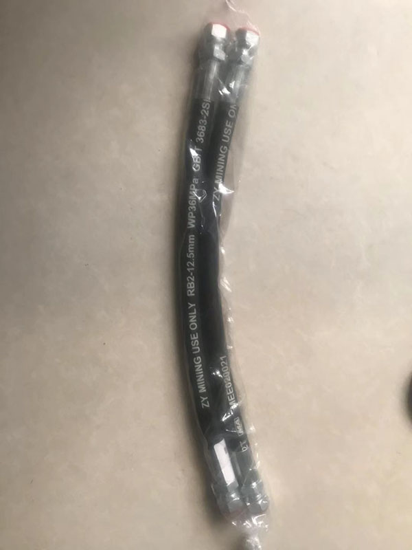 山推推土機(jī)液壓油管 山推推土機(jī)液壓油管